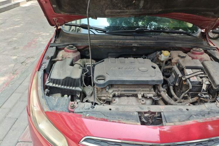 Used Chevrolet Cruze 2015 1.5L Classic SL MT Engine Bay Right