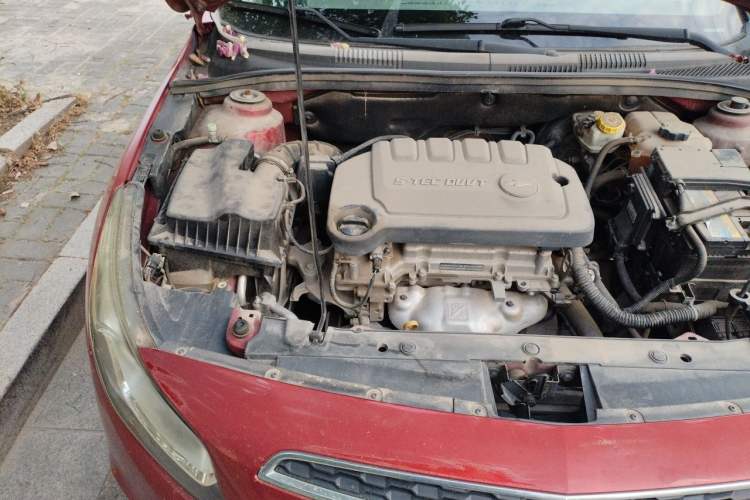 Used Chevrolet Cruze 2015 1.5L Classic SL MT Engine Bay Right