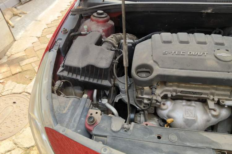 Used Chevrolet Cruze 2015 1.5L Classic SL MT Engine Bay Right