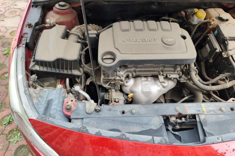 Used Chevrolet Cruze 2015 1.5L Classic SE AT Engine Bay Right
