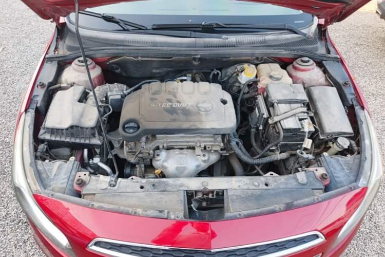 Used Chevrolet Cruze 2015 1.5L Classic SL MT Engine Bay
