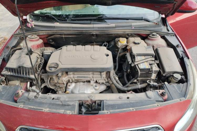 Used Chevrolet Cruze 2015 1.5L Classic SL MT Engine Bay