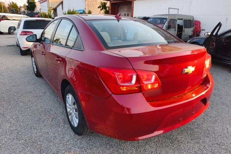 Used Chevrolet Cruze 2015 1.5L Classic SL MT Exterior 2