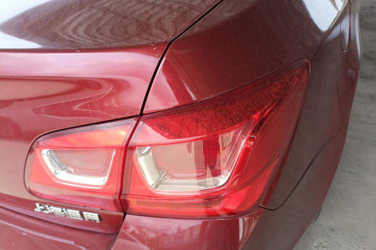 Used Chevrolet Cruze 2015 1.5L Classic SL MT Exterior 3