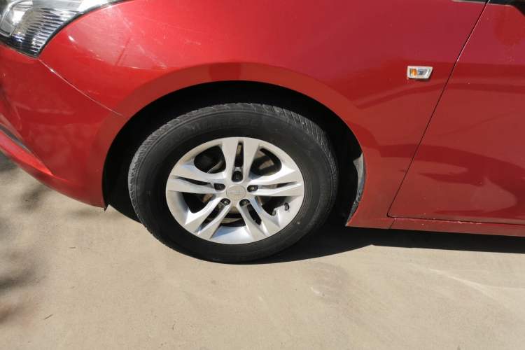 Used Chevrolet Cruze 2015 1.5L Classic SL MT Exterior 4