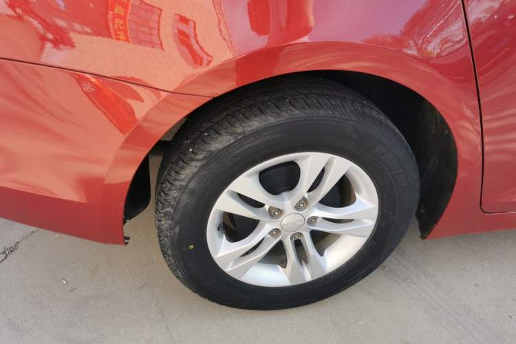 Used Chevrolet Cruze 2015 1.5L Classic SL MT Exterior 5