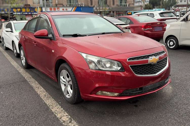 Used Chevrolet Cruze 2015 1.5L Classic SE MT Front Right 45 Deg
