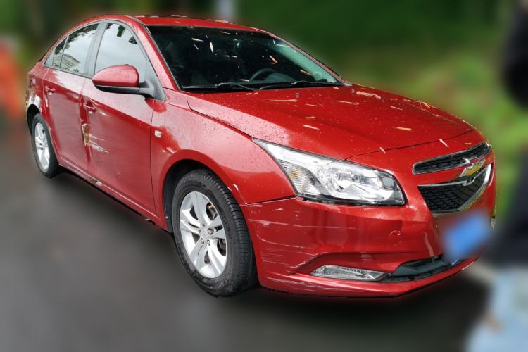 Used Chevrolet Cruze 2015 1.5L Classic SE MT Front Right 45 Deg
