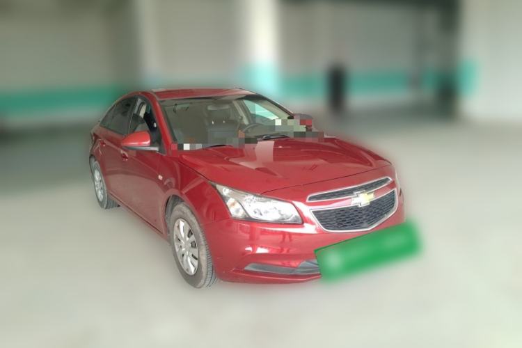 Used Chevrolet Cruze 2015 1.5L Classic SL MT Front Right 45 Deg