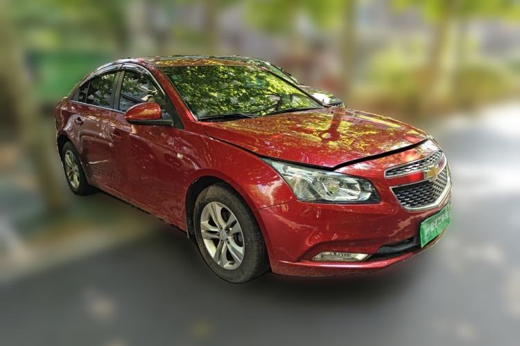 Used Chevrolet Cruze 2015 1.5L Classic SE AT Front Right 45 Deg