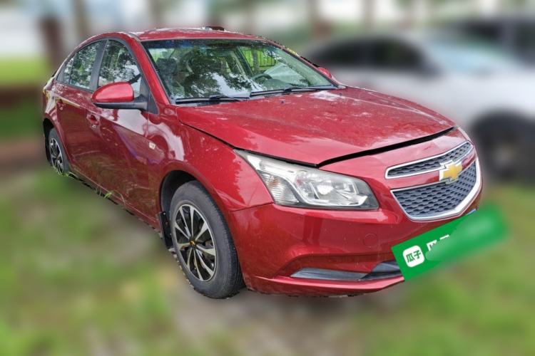 Used Chevrolet Cruze 2015 1.5L Classic SE MT Front Right 45 Deg