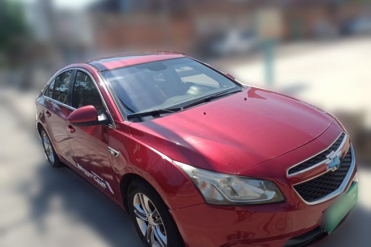 Used Chevrolet Cruze 2015 1.5L Classic SE MT Front Right 45 Deg
