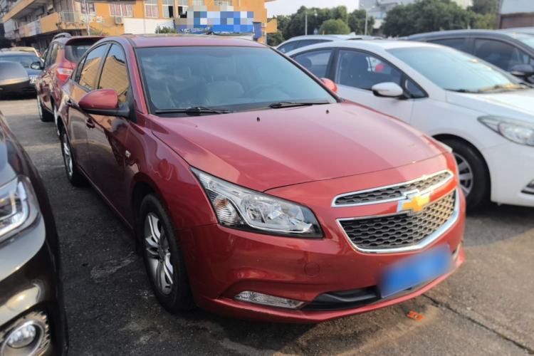 Used Chevrolet Cruze 2015 1.5L Classic SE MT Front Right 45 Deg