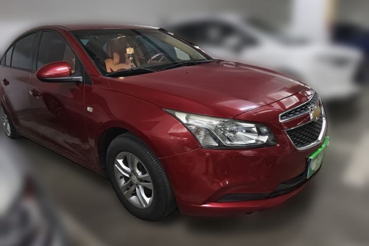 Used Chevrolet Cruze 2015 1.5L Classic SL MT Front Right 45 Deg