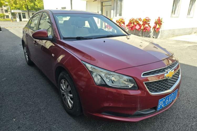 Used Chevrolet Cruze 2015 1.5L Classic SL MT Front Right 45 Deg