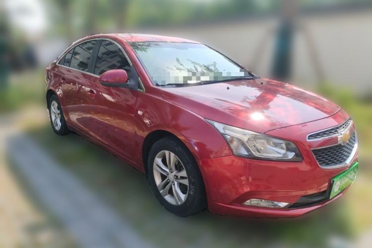Used Chevrolet Cruze 2015 1.5L Classic SE MT Front Right 45 Deg