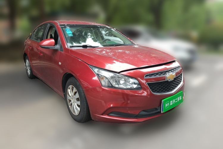 Used Chevrolet Cruze 2015 1.5L Classic SL MT Front Right 45 Deg