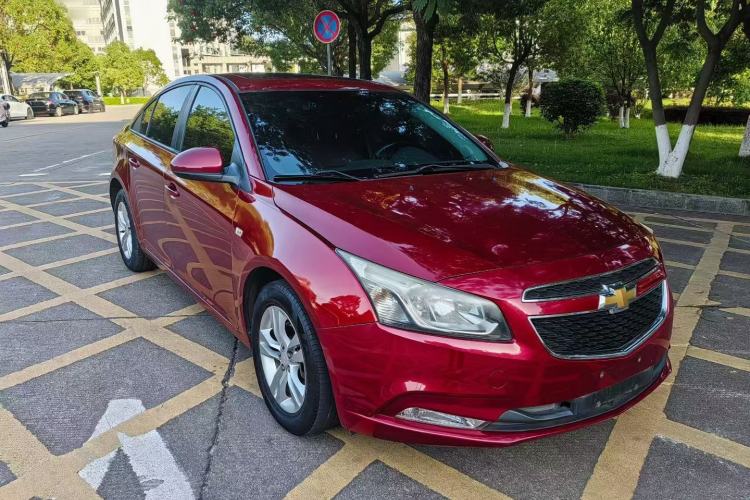 Used Chevrolet Cruze 2015 1.5L Classic SE AT Front Right 45 Deg