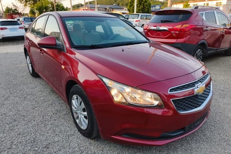 Used Chevrolet Cruze 2015 1.5L Classic SL MT Front Right 45 Deg