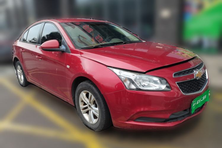 Used Chevrolet Cruze 2015 1.5L Classic SL MT Front Right 45 Deg