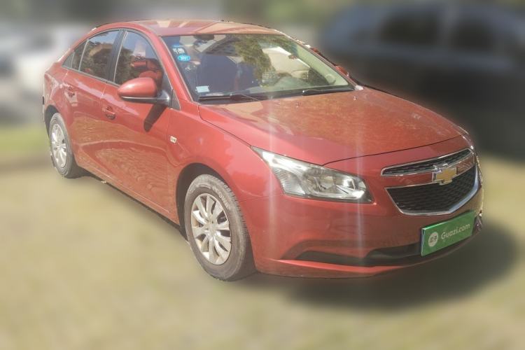 Used Chevrolet Cruze 2015 1.5L Classic SL MT Front Right 45 Deg