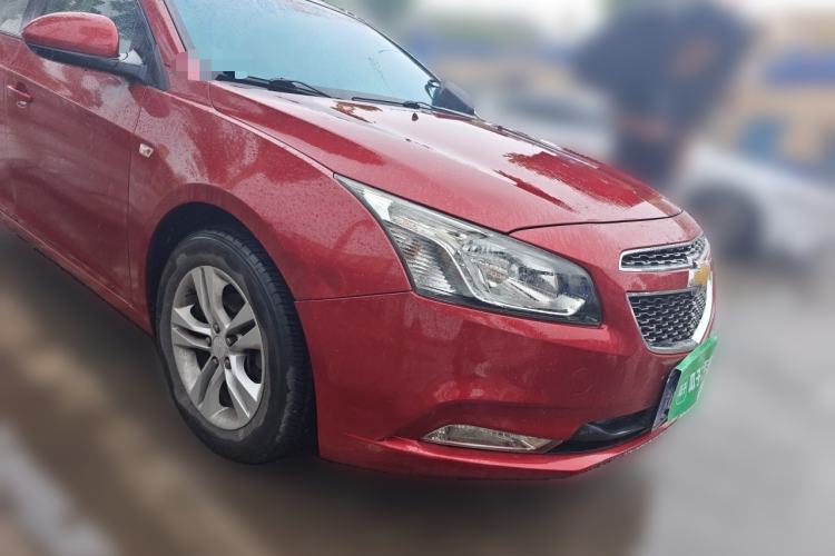Used Chevrolet Cruze 2015 1.5L Classic SE MT Front Right 45 Deg