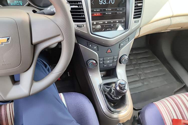 Used Chevrolet Cruze 2015 1.5L Classic SE MT Gear Lever