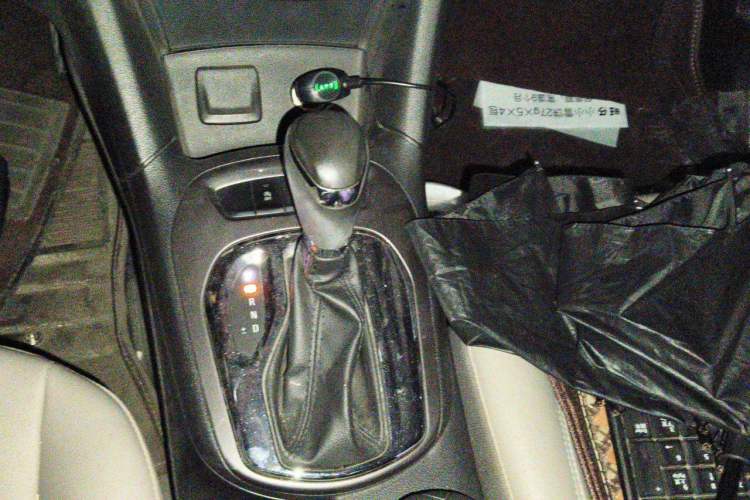 Used Chevrolet Cruze 2015 1.5L Automatic Luxury Edition Gear Lever