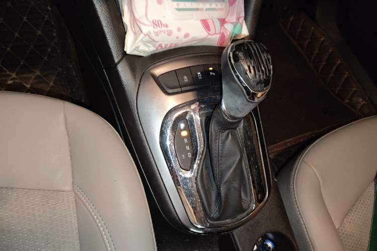 Used Chevrolet Cruze 2015 1.5L Automatic Luxury Edition Gear Lever