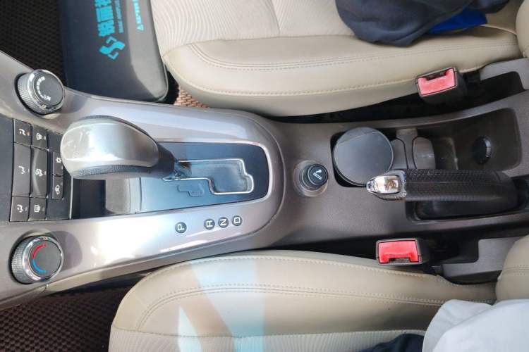 Used Chevrolet Cruze 2015 1.5L Classic SE AT Gear Lever