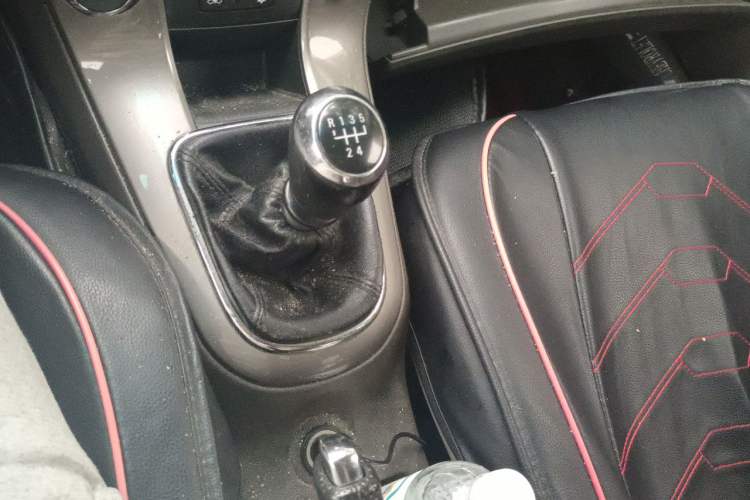 Used Chevrolet Cruze 2015 1.5L Classic SE MT Gear Lever