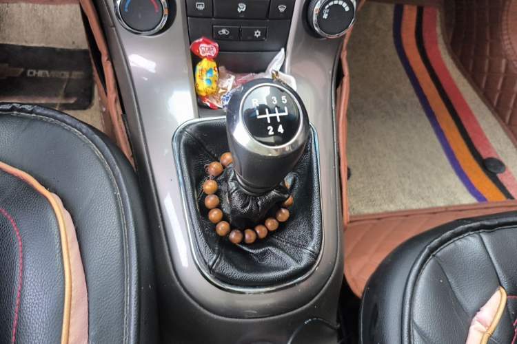 Used Chevrolet Cruze 2015 1.5L Classic SE MT Gear Lever