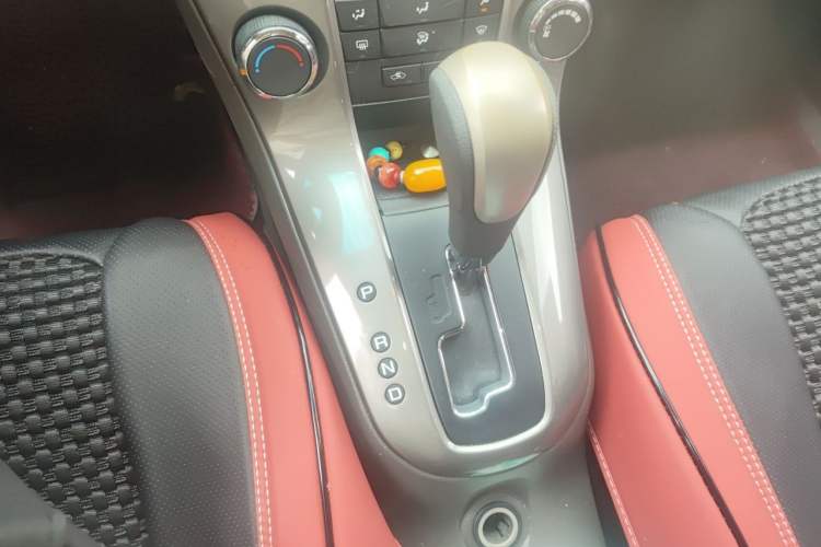 Used Chevrolet Cruze 2015 1.5L Classic SE AT Gear Lever