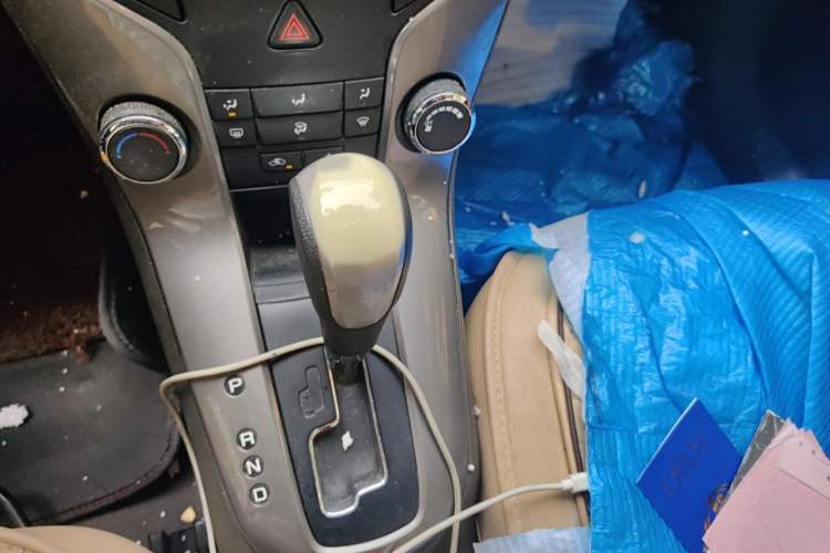 Used Chevrolet Cruze 2015 1.5L Classic SE AT Gear Lever