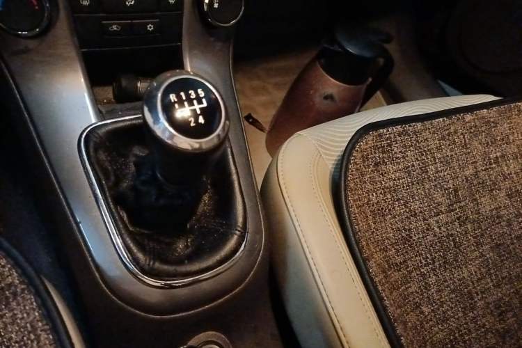 Used Chevrolet Cruze 2015 1.5L Classic SE MT Gear Lever