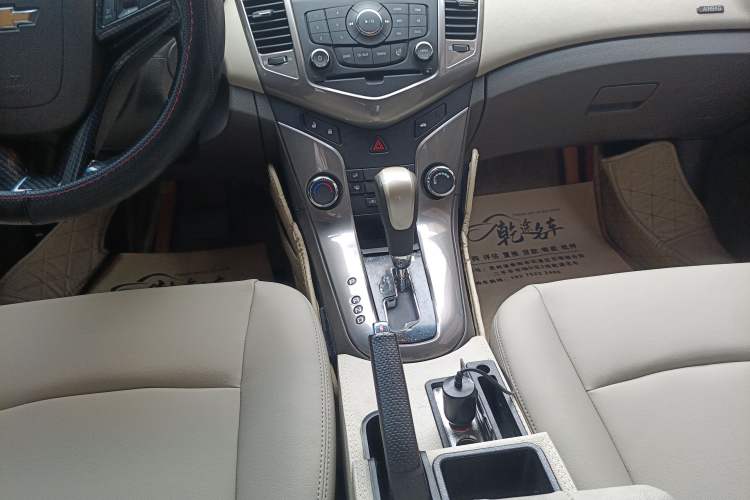 Used Chevrolet Cruze 2015 1.5L Classic SE AT Gear Lever