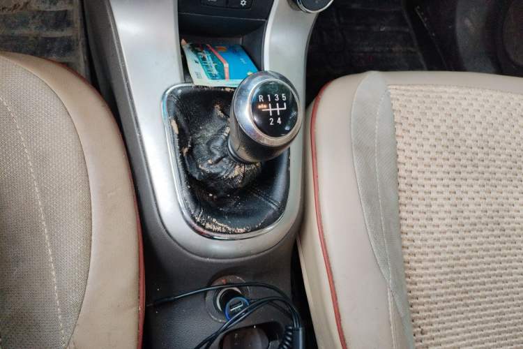 Used Chevrolet Cruze 2015 1.5L Classic SL MT Gear Lever