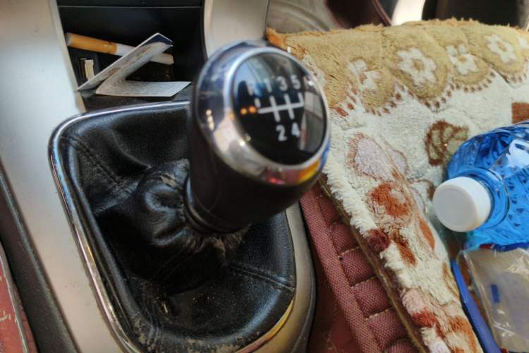 Used Chevrolet Cruze 2015 1.5L Classic SL MT Gear Lever