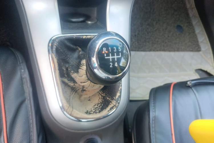 Used Chevrolet Cruze 2015 1.5L Classic SL MT Gear Lever