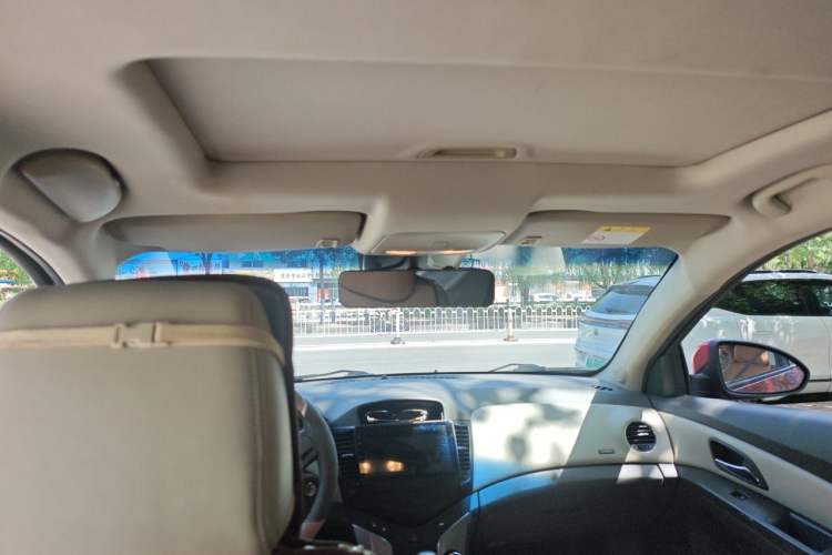 Used Chevrolet Cruze 2015 1.5L Classic SE AT Headliner