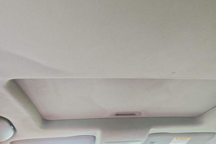 Used Chevrolet Cruze 2015 1.5L Classic SE MT Headliner