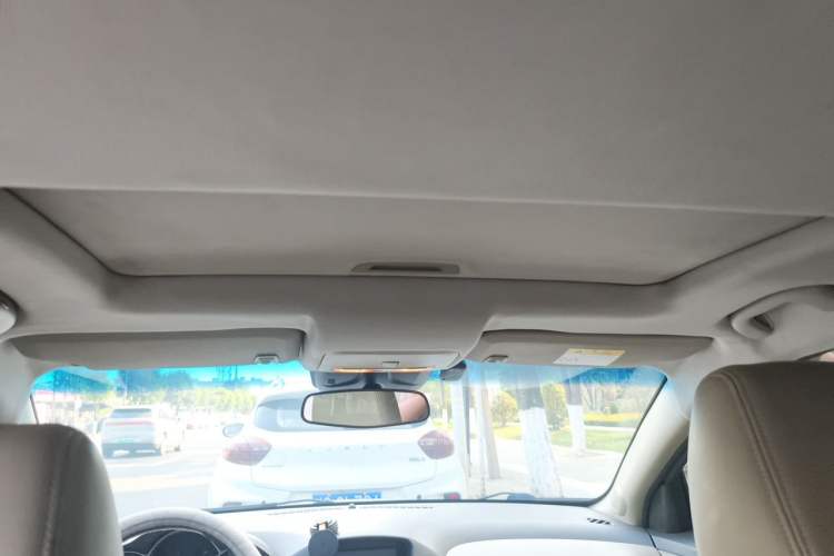 Used Chevrolet Cruze 2015 1.5L Classic SE MT Headliner
