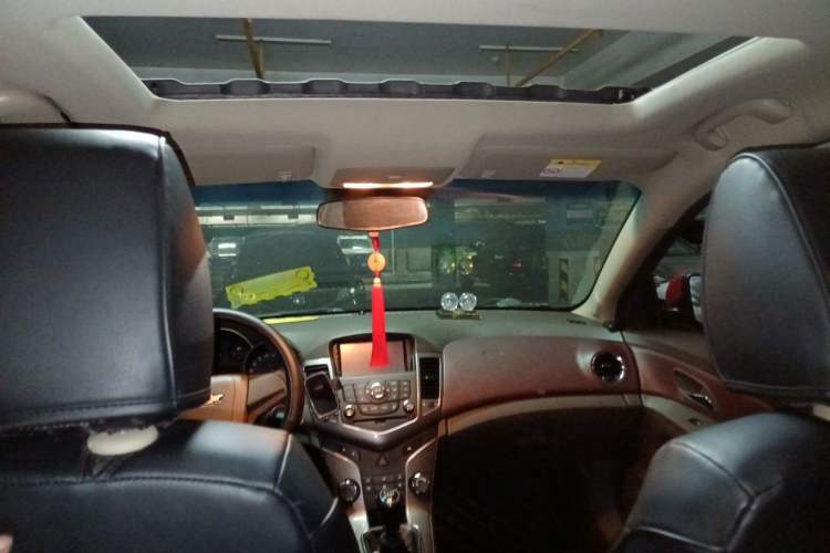 Used Chevrolet Cruze 2015 1.5L Classic SE MT Headliner