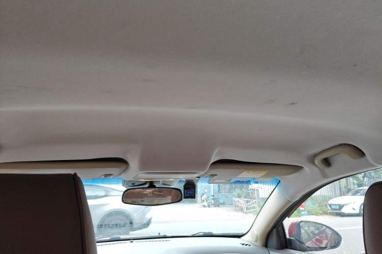 Used Chevrolet Cruze 2015 1.5L Classic SE MT Headliner