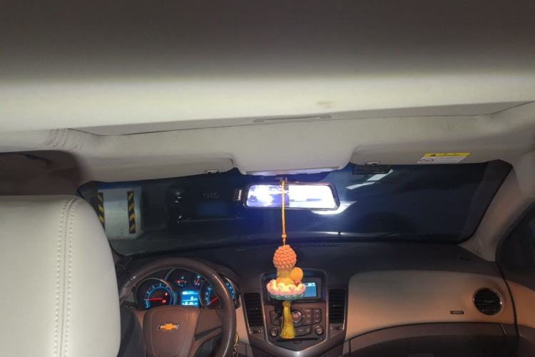 Used Chevrolet Cruze 2015 1.5L Classic SE MT Headliner