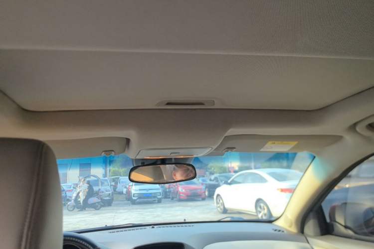 Used Chevrolet Cruze 2015 1.5L Classic SE MT Headliner