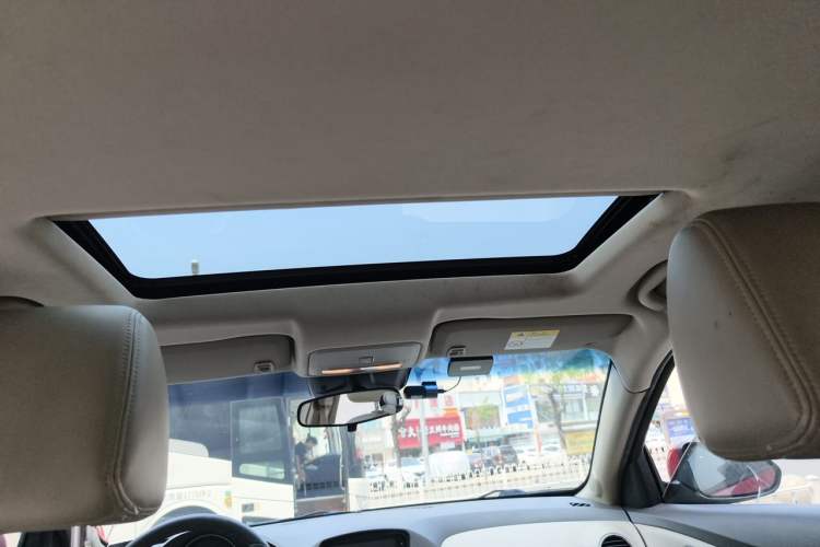 Used Chevrolet Cruze 2015 1.5L Classic SE MT Headliner