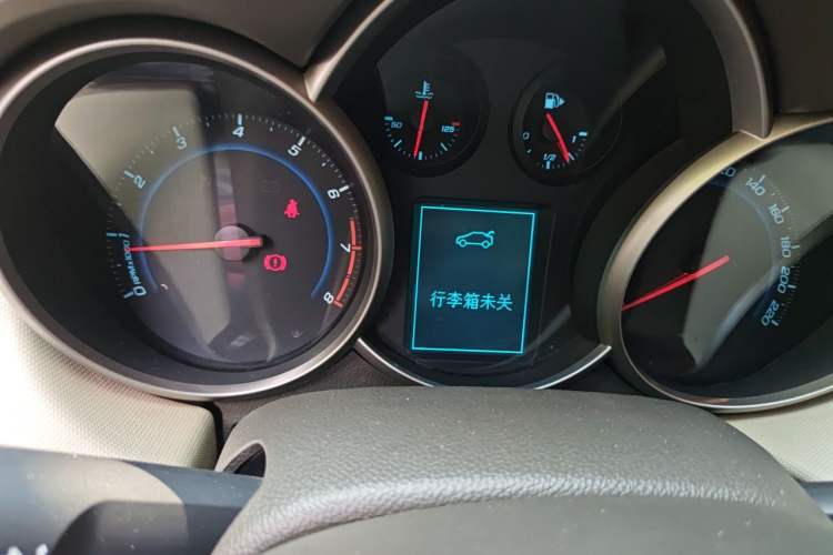 Used Chevrolet Cruze 2015 1.5L Classic SE AT Instrument Cluster