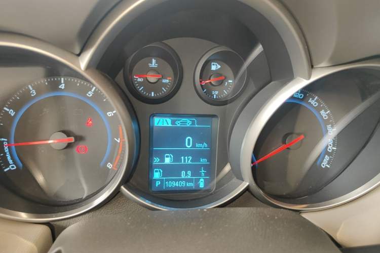 Used Chevrolet Cruze 2015 1.5L Classic SE AT Instrument Cluster