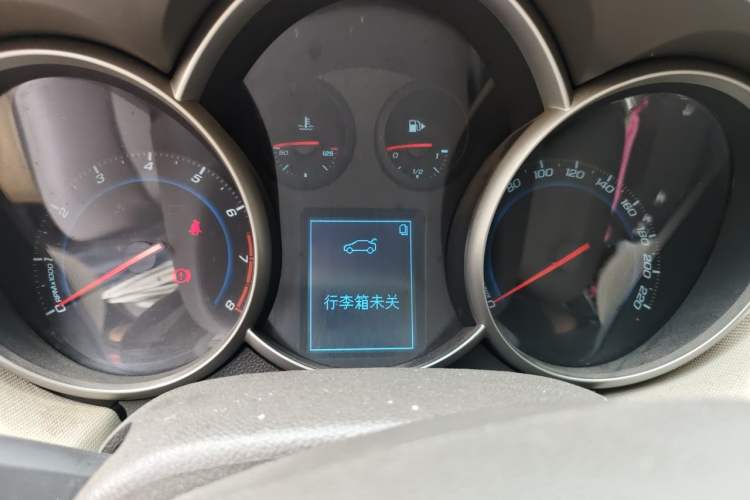 Used Chevrolet Cruze 2015 1.5L Classic SE AT Instrument Cluster